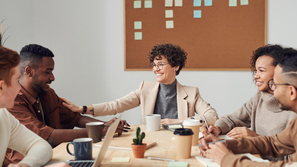 L’arte di ascoltare (davvero) gli altri -  i rimedi migliori per influenzare positivamente i rapporti sul posto di lavoro